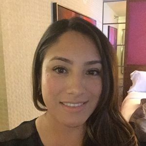 Meet your Posher, Ana